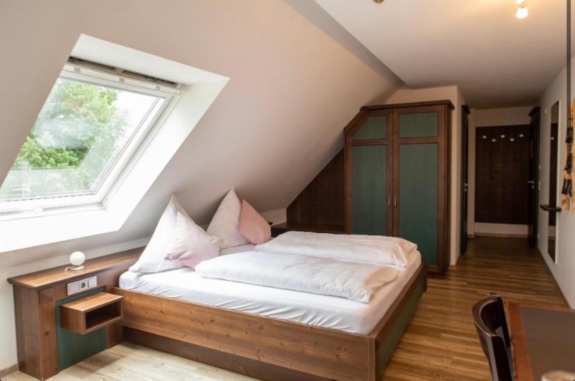 Hotel Restaurant Auerhahn Бад Вилдбад Екстериор снимка