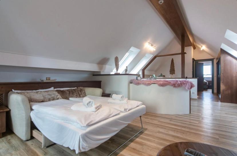 Hotel Restaurant Auerhahn Бад Вилдбад Екстериор снимка