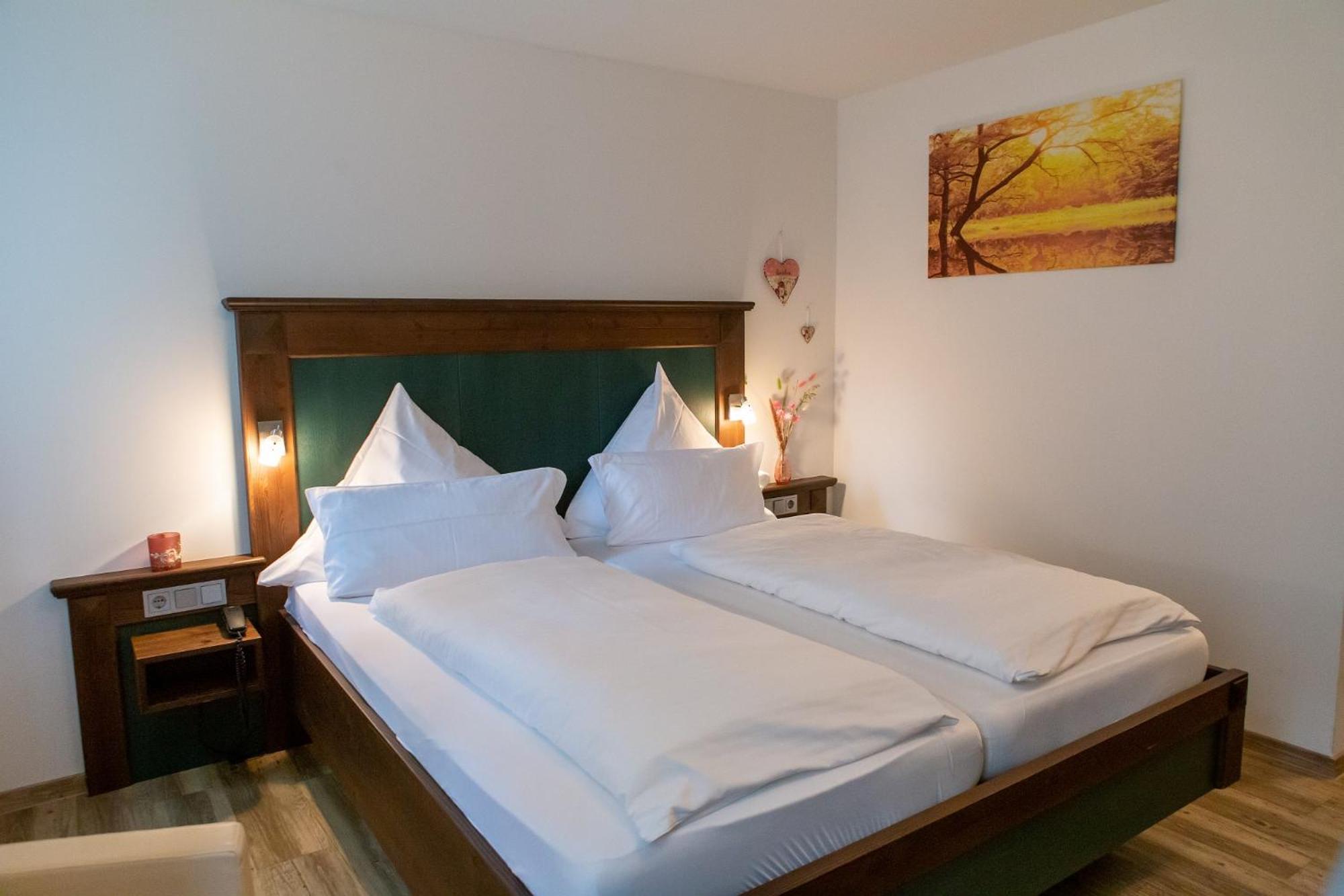 Hotel Restaurant Auerhahn Бад Вилдбад Екстериор снимка