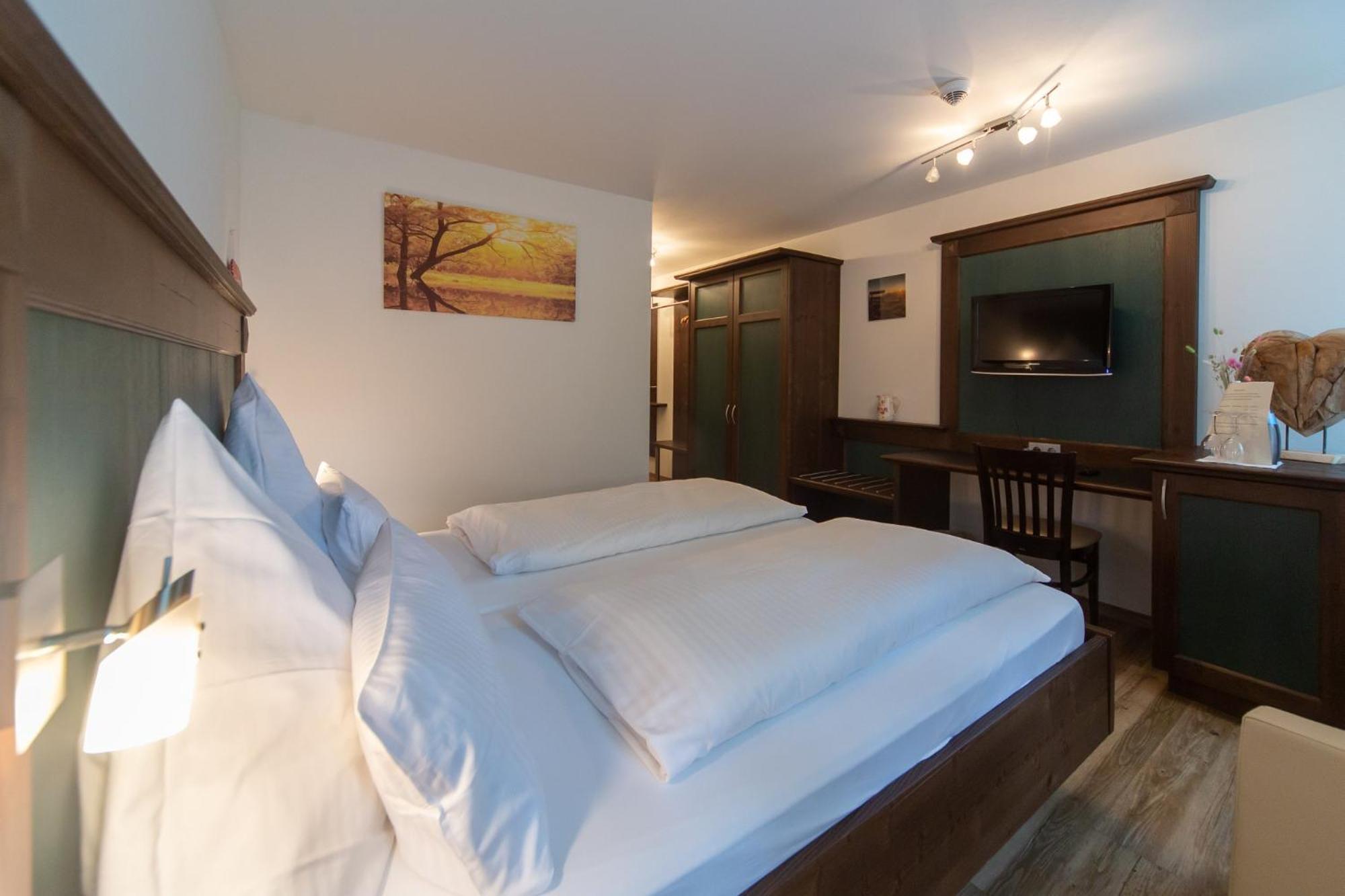Hotel Restaurant Auerhahn Бад Вилдбад Екстериор снимка