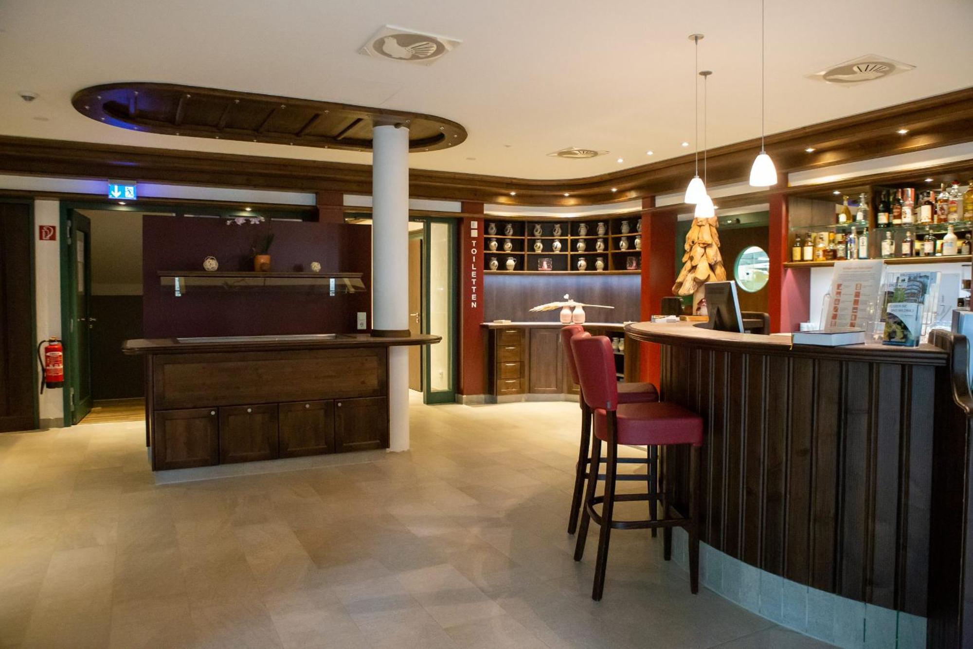 Hotel Restaurant Auerhahn Бад Вилдбад Екстериор снимка