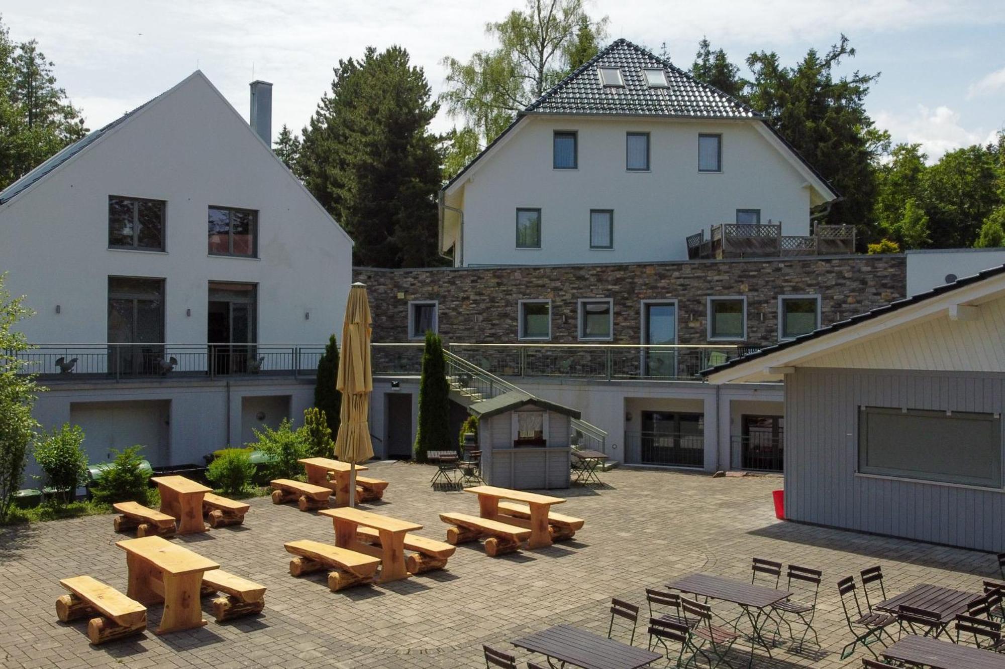 Hotel Restaurant Auerhahn Бад Вилдбад Екстериор снимка