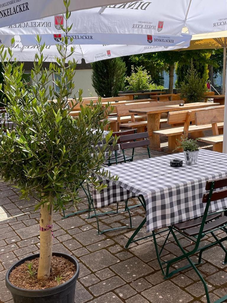 Hotel Restaurant Auerhahn Бад Вилдбад Екстериор снимка