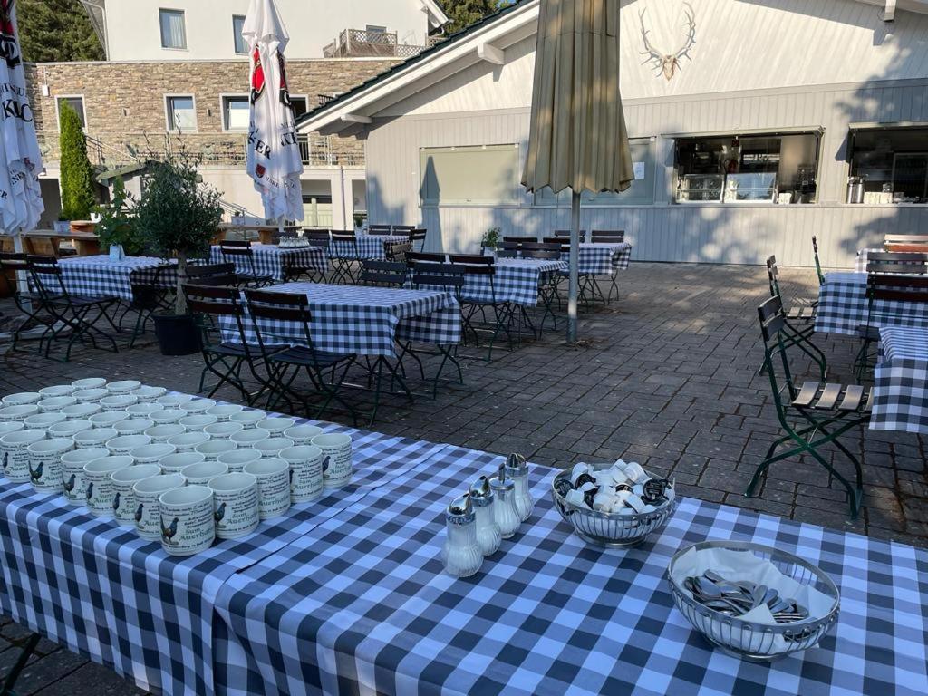 Hotel Restaurant Auerhahn Бад Вилдбад Екстериор снимка